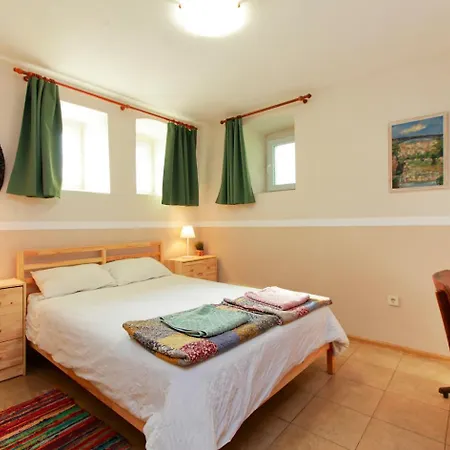 Vandrerhjem Nomado *