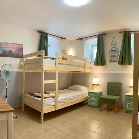 Nomado Hostel *